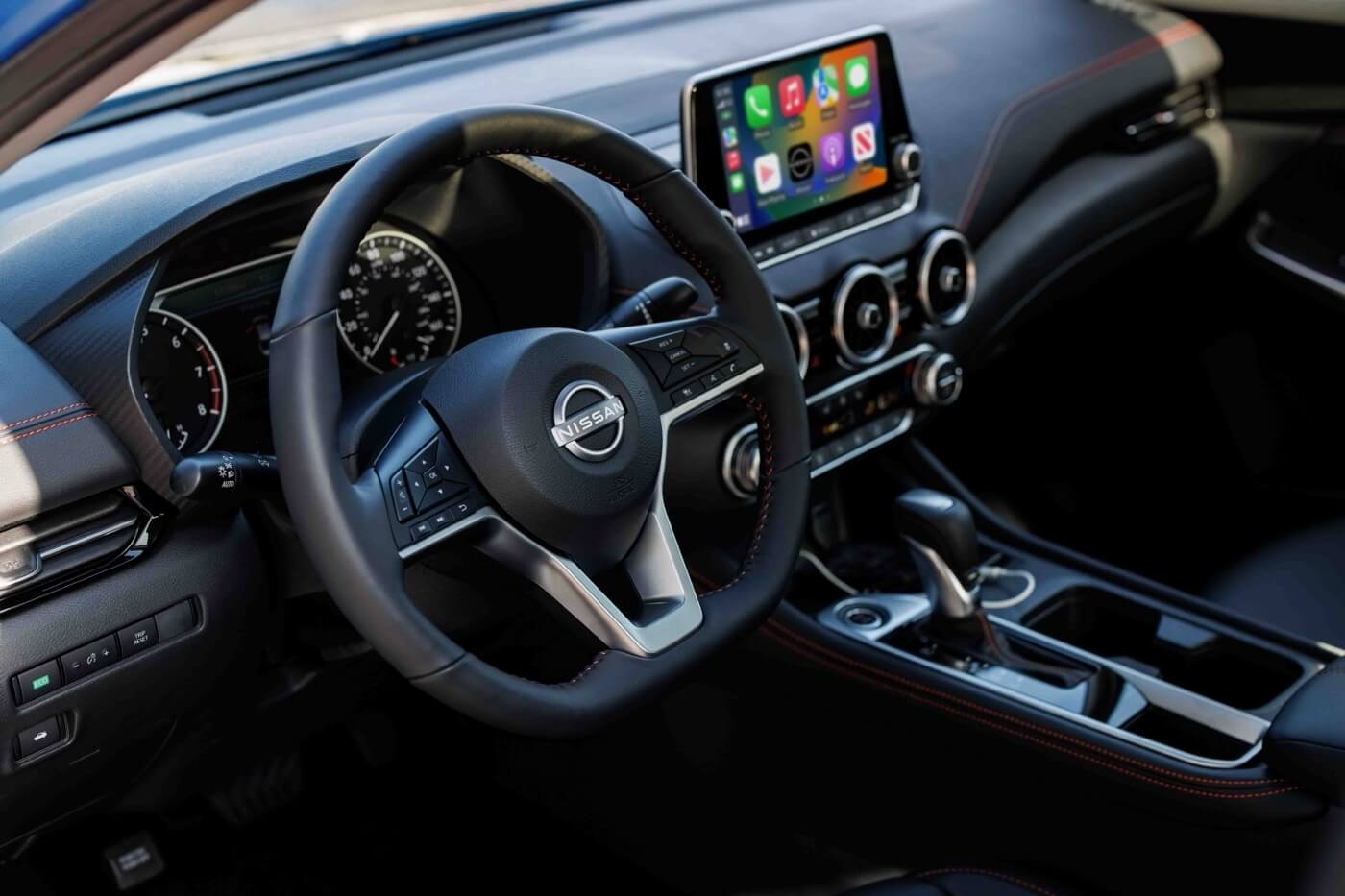 Au volant de la Nissan Sentra 2025.